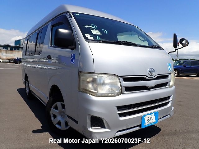 2011 TOYOTA REGIUS ACE thumbnail 2