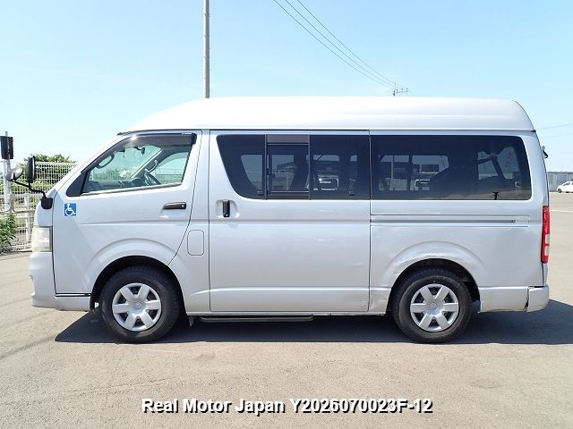 2011 TOYOTA REGIUS ACE thumbnail 3