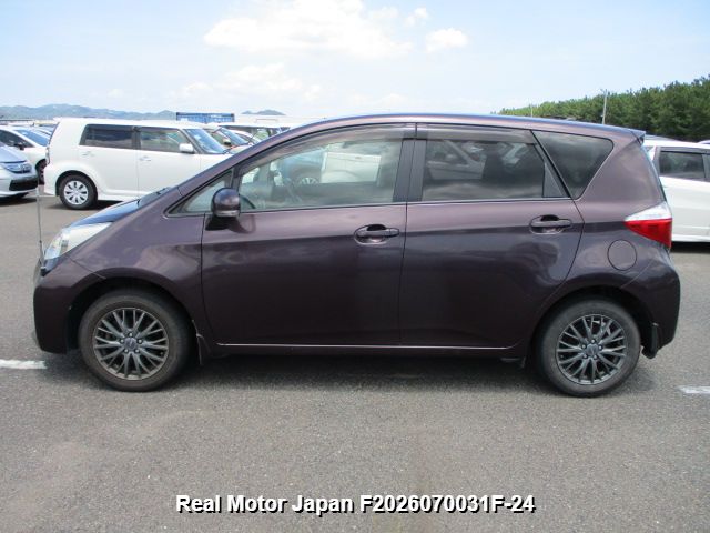 2011 TOYOTA RACTIS thumbnail 3