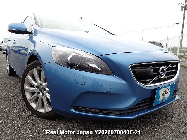 2015 VOLVO V40 thumbnail 2