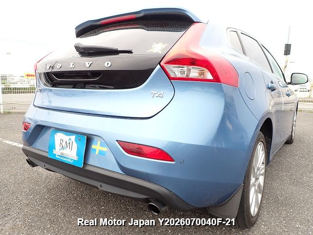 2015 VOLVO V40 thumbnail 4