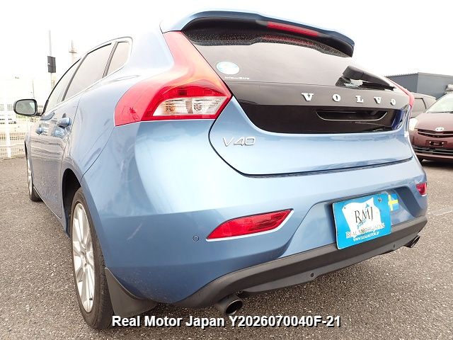 2015 VOLVO V40 thumbnail 3