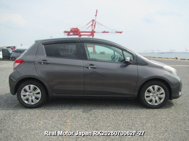 2012 TOYOTA VITZ thumbnail 4