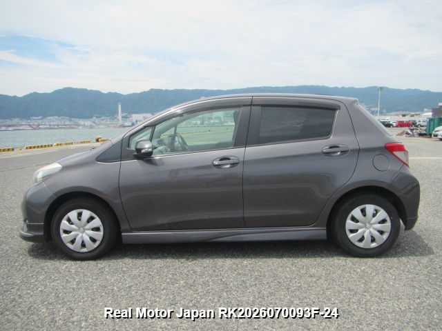 2011 TOYOTA VITZ thumbnail 3