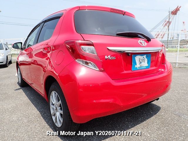 2015 TOYOTA VITZ thumbnail 3
