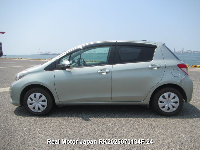 2011 TOYOTA VITZ thumbnail 3