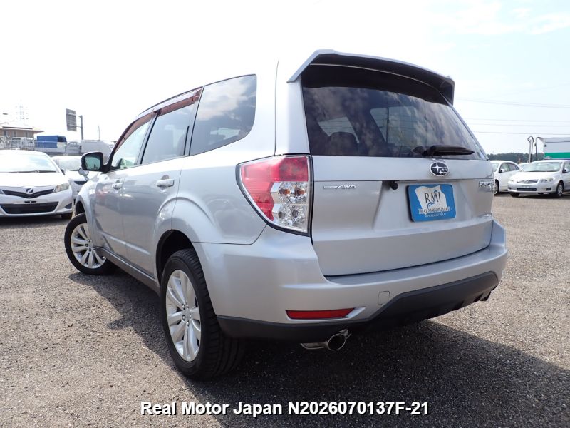 2011 SUBARU FORESTER thumbnail 3