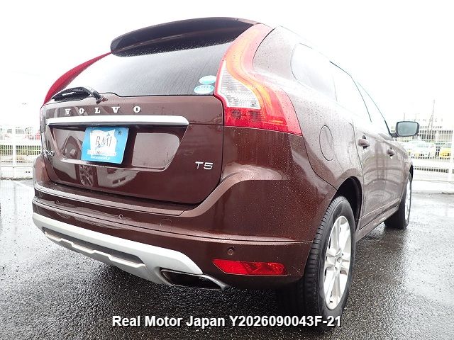 2015 VOLVO XC60 thumbnail 4