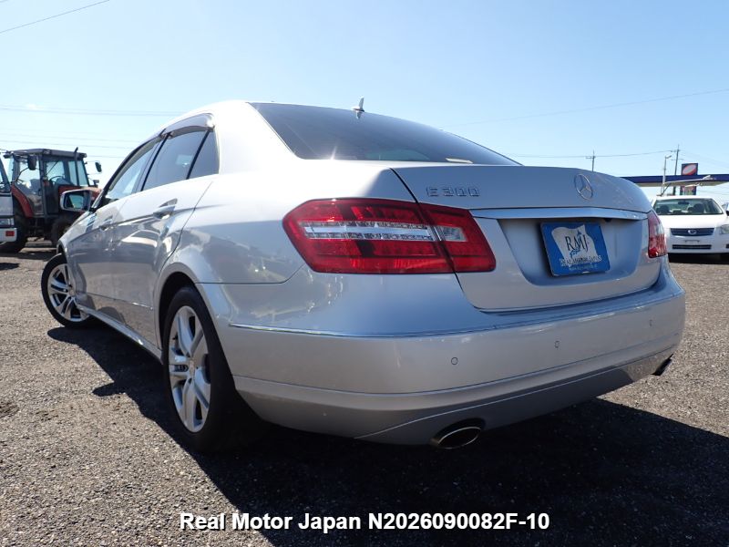 2010 MERCEDES-BENZ E CLASS thumbnail 3